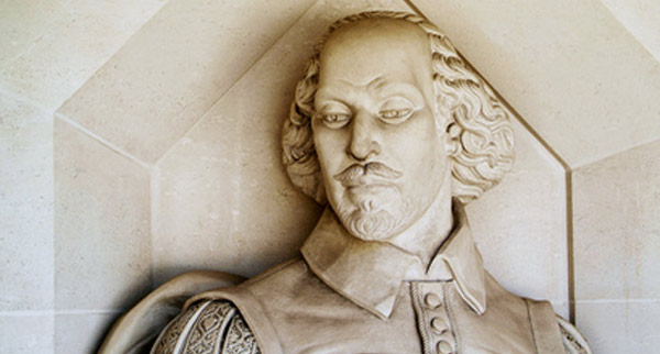 statue of william shakespeare from stratford upon avon